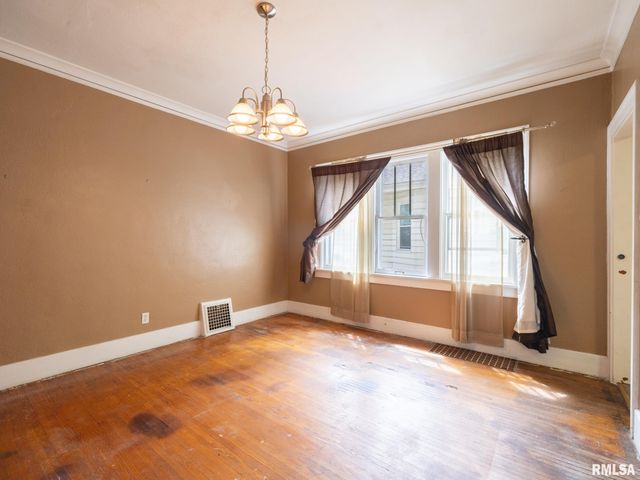 733 E MCCLURE Avenue, Peoria, IL 61603