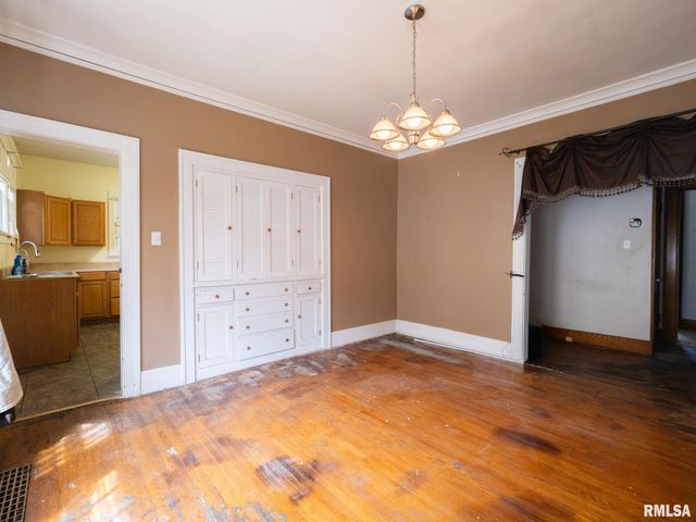 733 E MCCLURE Avenue, Peoria, IL 61603