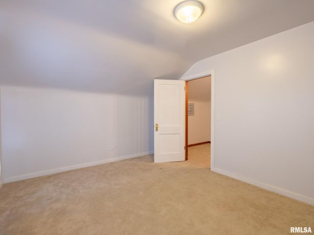 733 E MCCLURE Avenue, Peoria, IL 61603