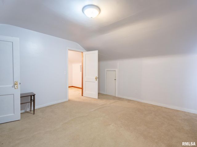 733 E MCCLURE Avenue, Peoria, IL 61603