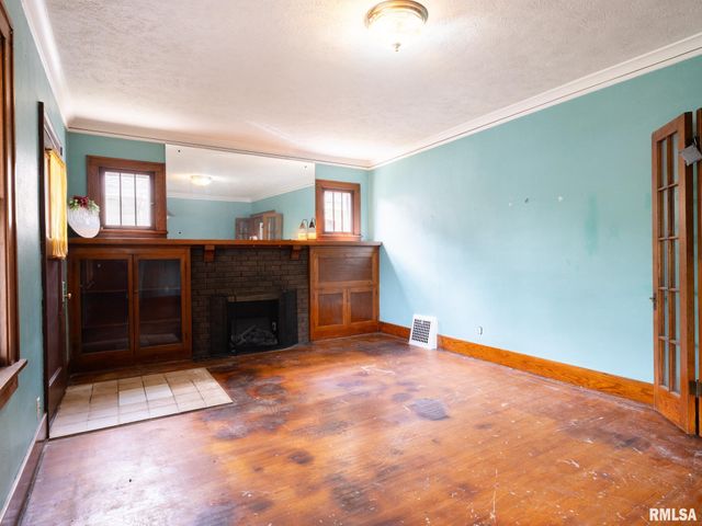 733 E MCCLURE Avenue, Peoria, IL 61603