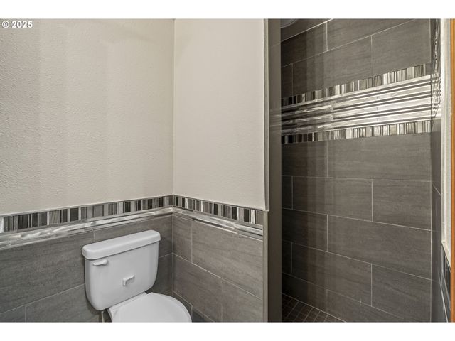 144 OWL CREEK Rd, Kelso, WA 98626