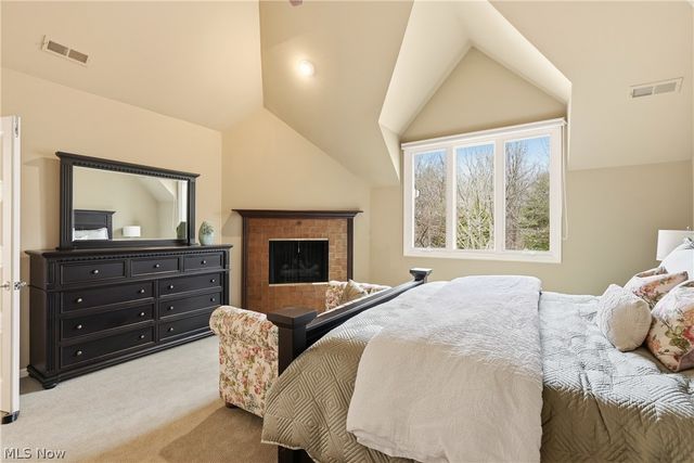 60 South Lane, Moreland Hills, OH 44022