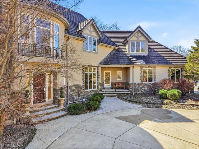 60 South Lane, Moreland Hills, OH 44022