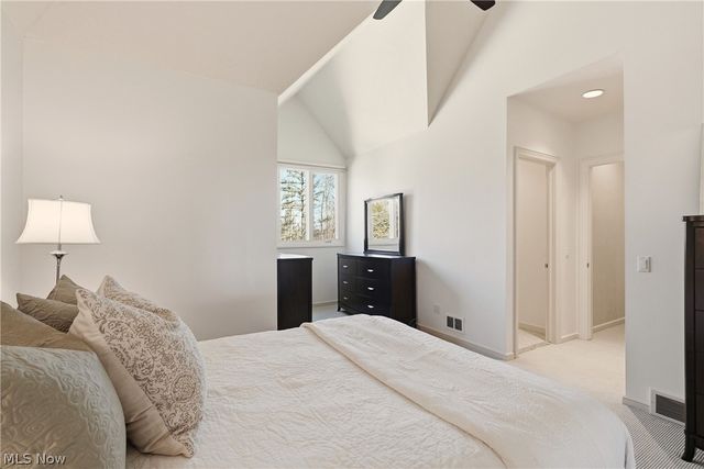 60 South Lane, Moreland Hills, OH 44022