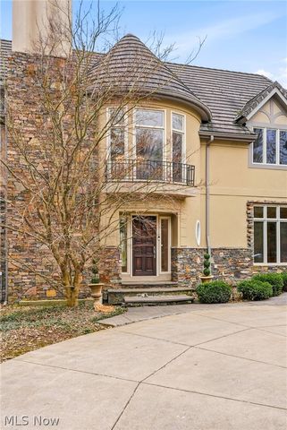 60 South Lane, Moreland Hills, OH 44022