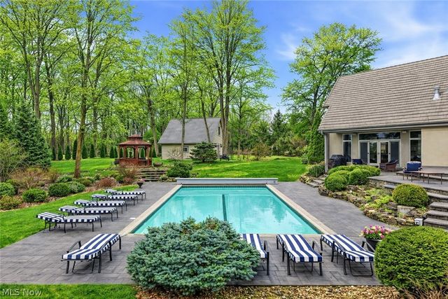 60 South Lane, Moreland Hills, OH 44022