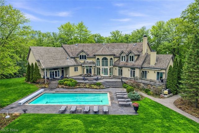 60 South Lane, Moreland Hills, OH 44022