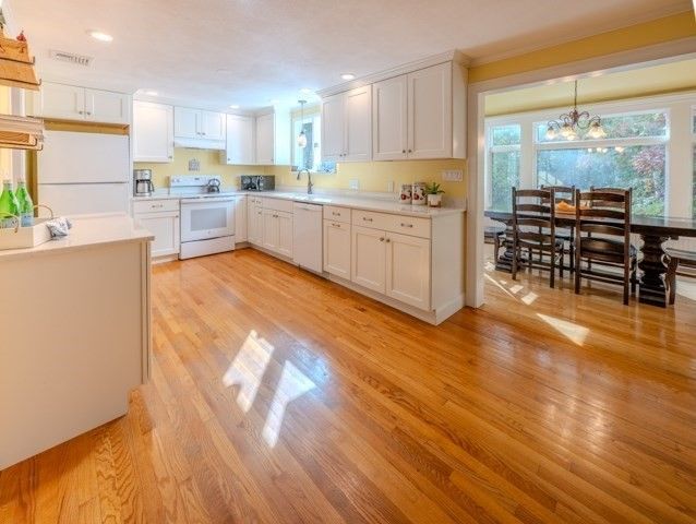 5 Pomeroy Rd, Andover, MA 01810