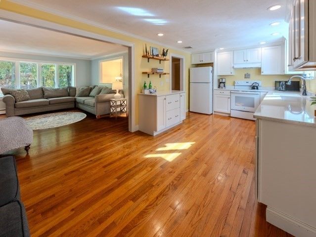 5 Pomeroy Rd, Andover, MA 01810
