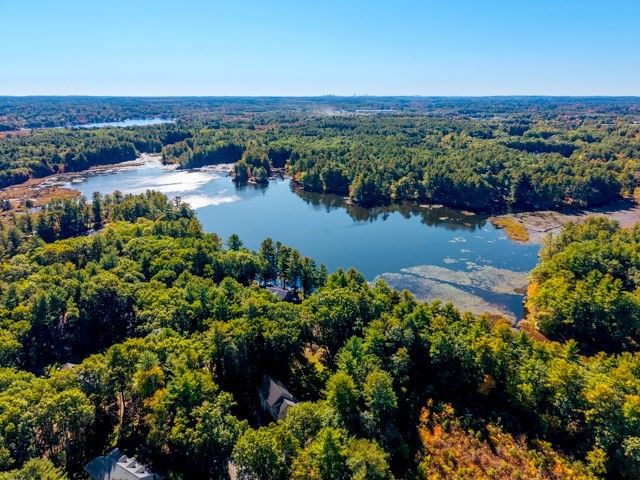 5 Pomeroy Rd, Andover, MA 01810
