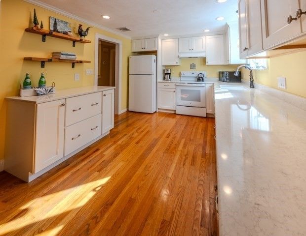 5 Pomeroy Rd, Andover, MA 01810
