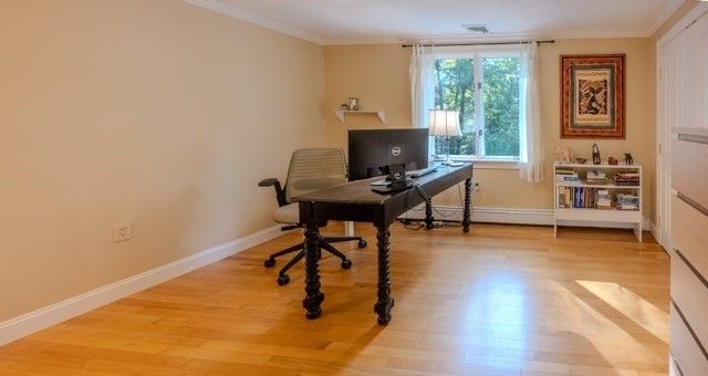5 Pomeroy Rd, Andover, MA 01810