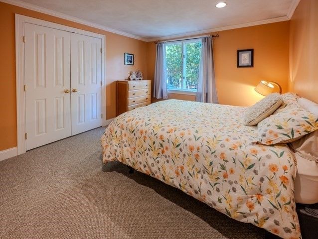 5 Pomeroy Rd, Andover, MA 01810