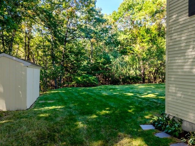 5 Pomeroy Rd, Andover, MA 01810