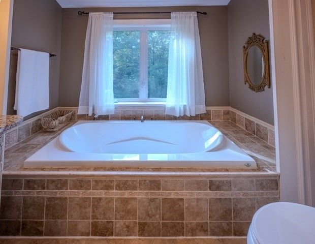 5 Pomeroy Rd, Andover, MA 01810