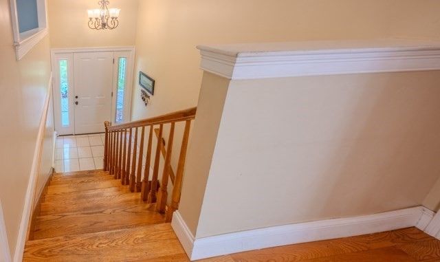 5 Pomeroy Rd, Andover, MA 01810
