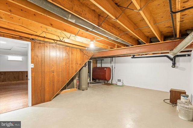 2421 CARLLYN DR, York, PA 17403