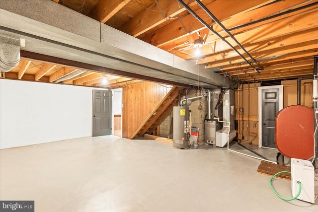 2421 CARLLYN DR, York, PA 17403