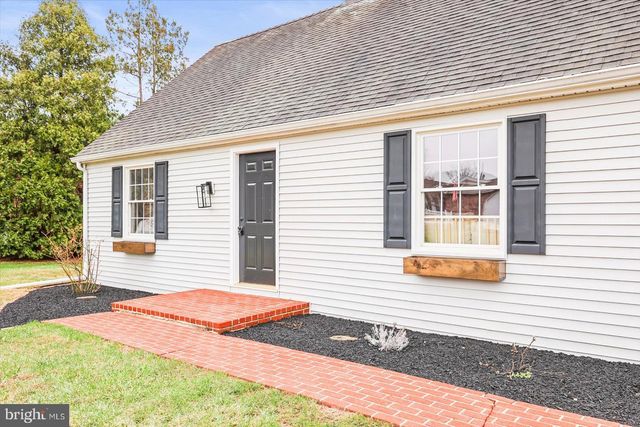 2421 CARLLYN DR, York, PA 17403