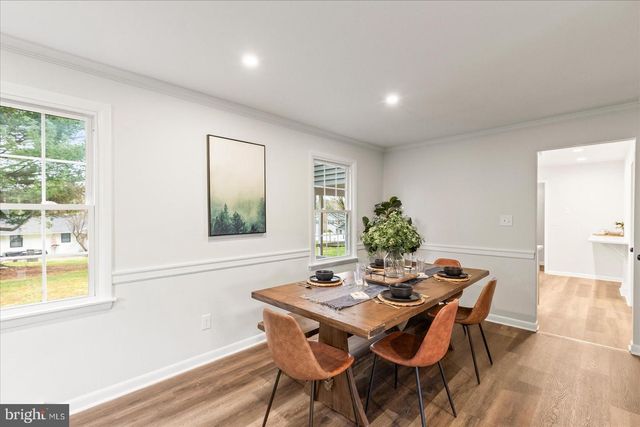 2421 CARLLYN DR, York, PA 17403