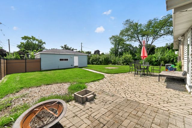 4615 Larch Avenue, Glenview, IL 60025