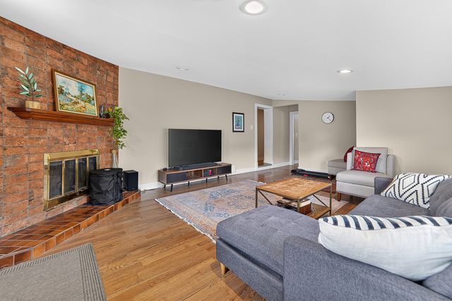 4615 Larch Avenue, Glenview, IL 60025