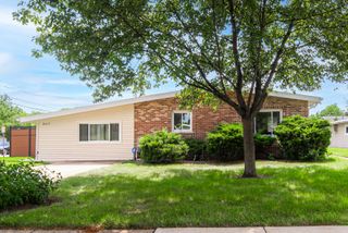 4615 Larch Avenue, Glenview, IL 60025