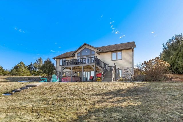 W5588 S Stone Gate Drive, New Lisbon, WI 53950