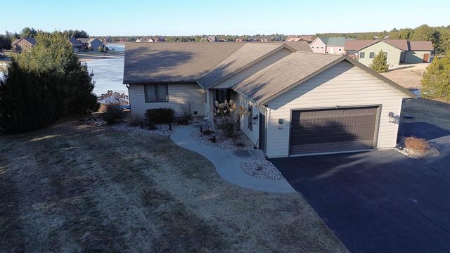 W5588 S Stone Gate Drive, New Lisbon, WI 53950