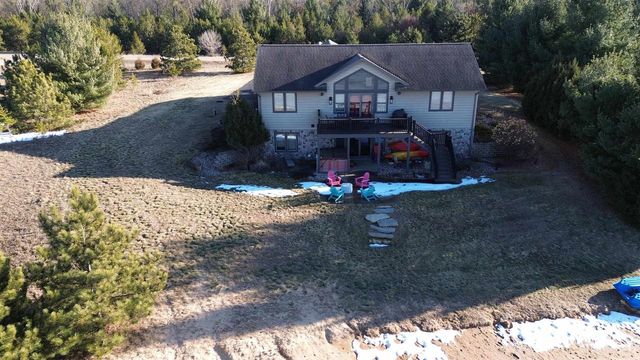 W5588 S Stone Gate Drive, New Lisbon, WI 53950