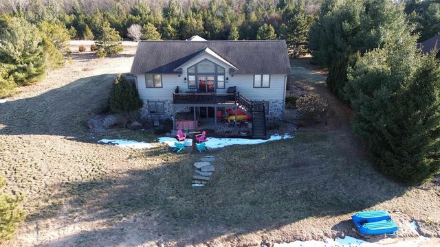 W5588 S Stone Gate Drive, New Lisbon, WI 53950