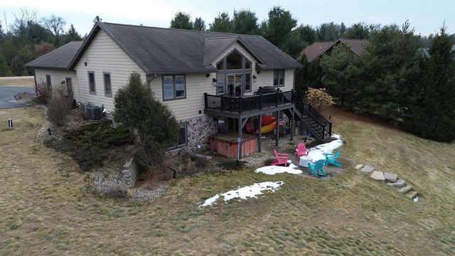 W5588 S Stone Gate Drive, New Lisbon, WI 53950