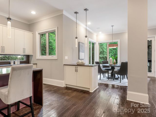 2011 Sharon Avenue, Charlotte, NC 28211