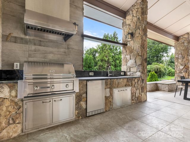 2011 Sharon Avenue, Charlotte, NC 28211