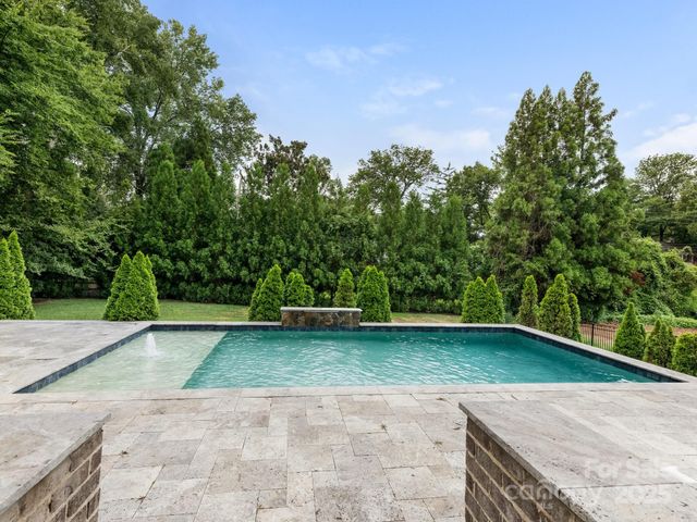 2011 Sharon Avenue, Charlotte, NC 28211