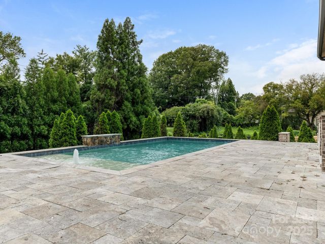 2011 Sharon Avenue, Charlotte, NC 28211