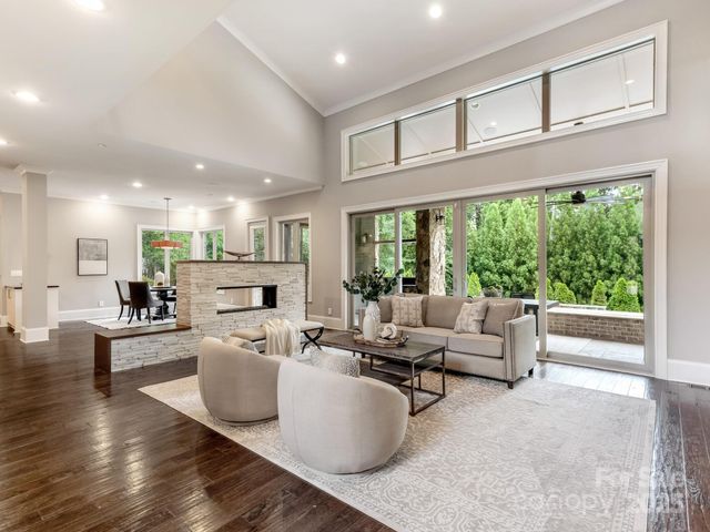 2011 Sharon Avenue, Charlotte, NC 28211