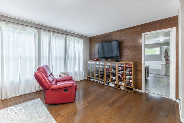 8344 Gates Corner Drive, Indianapolis, IN 46113