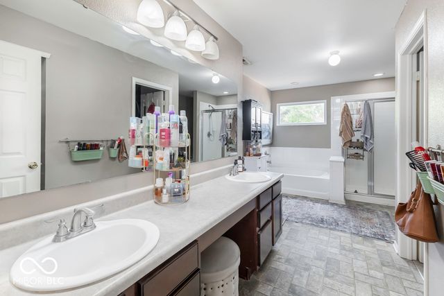 8344 Gates Corner Drive, Indianapolis, IN 46113