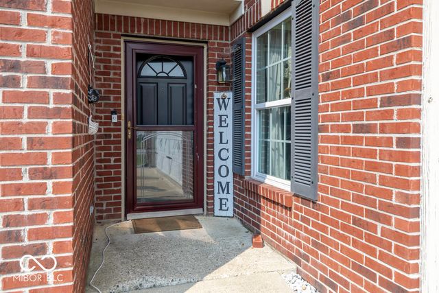 8344 Gates Corner Drive, Indianapolis, IN 46113