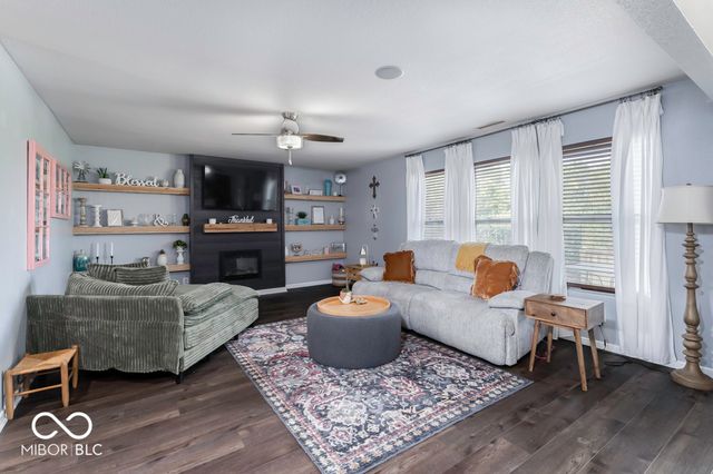 8344 Gates Corner Drive, Indianapolis, IN 46113