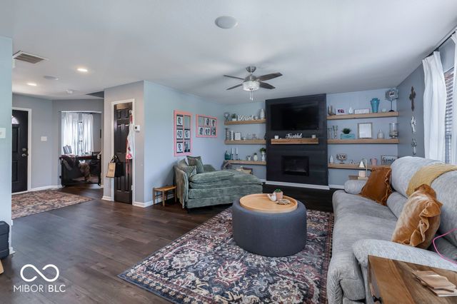 8344 Gates Corner Drive, Indianapolis, IN 46113