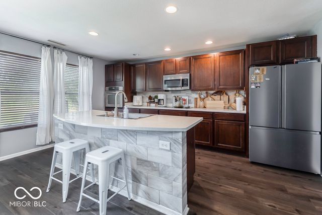 8344 Gates Corner Drive, Indianapolis, IN 46113