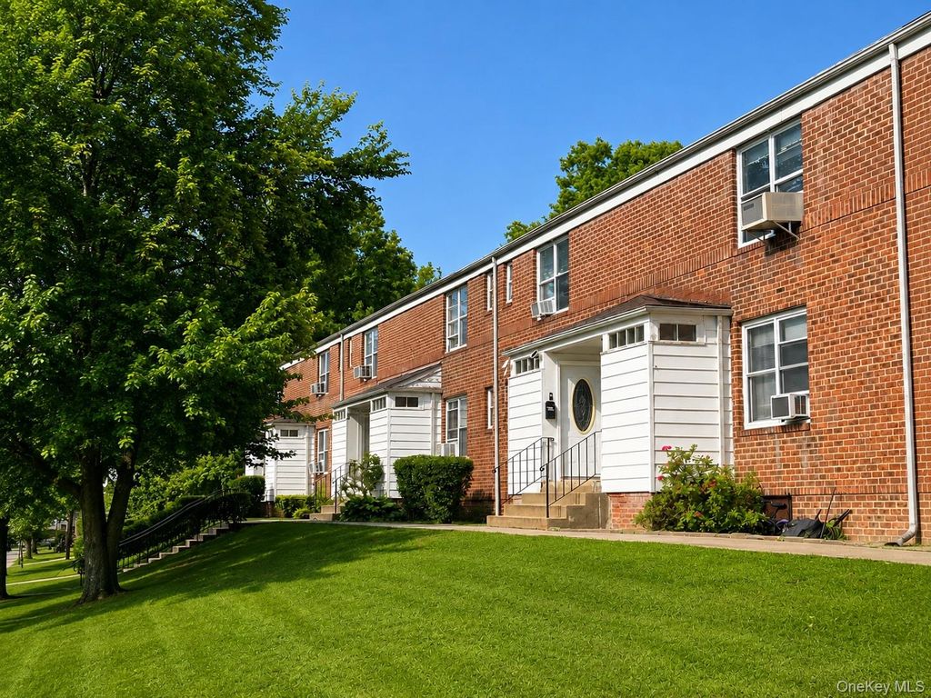 219 Rumsey Road 2A, Yonkers, NY 10705 — exterior