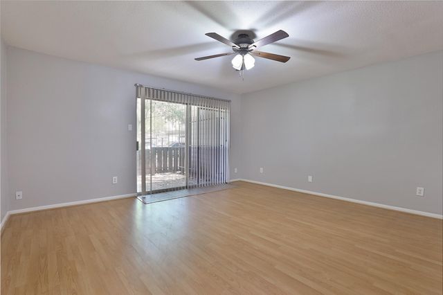 5005 Georgi Lane 107, Houston, TX 77092