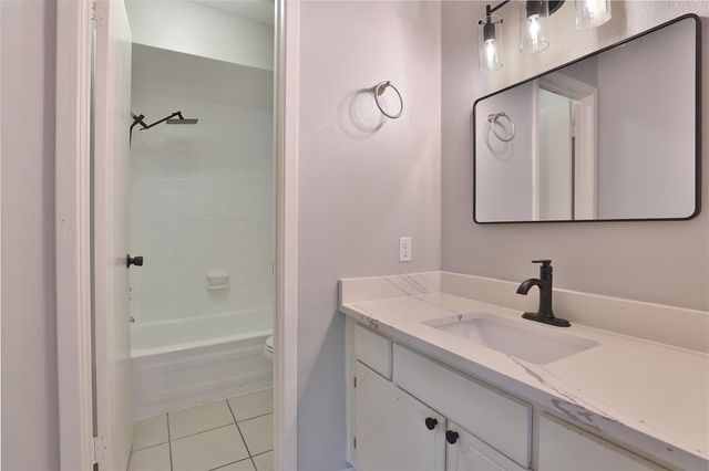 5005 Georgi Lane 107, Houston, TX 77092