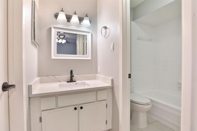 5005 Georgi Lane 107, Houston, TX 77092