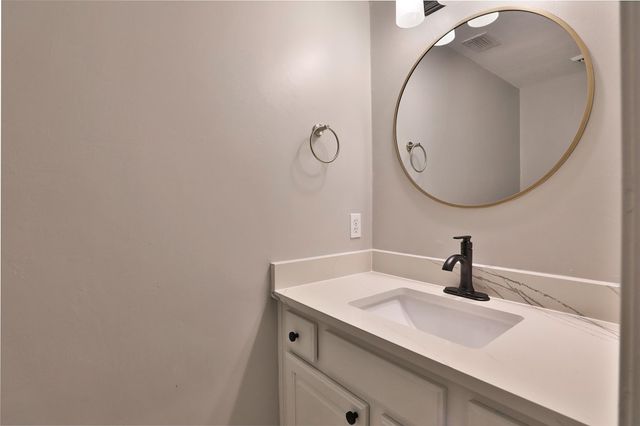5005 Georgi Lane 107, Houston, TX 77092