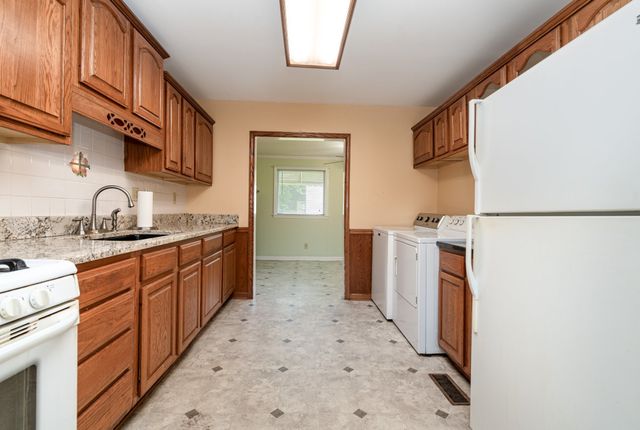 942 Youngs Ln, Nashville, TN 37207